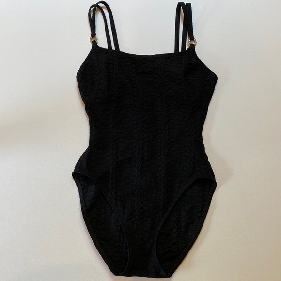 La Blanca Other - LA BLANCA SWIMSUIT-elegant black on black with gold tone rings, crinkly fabric